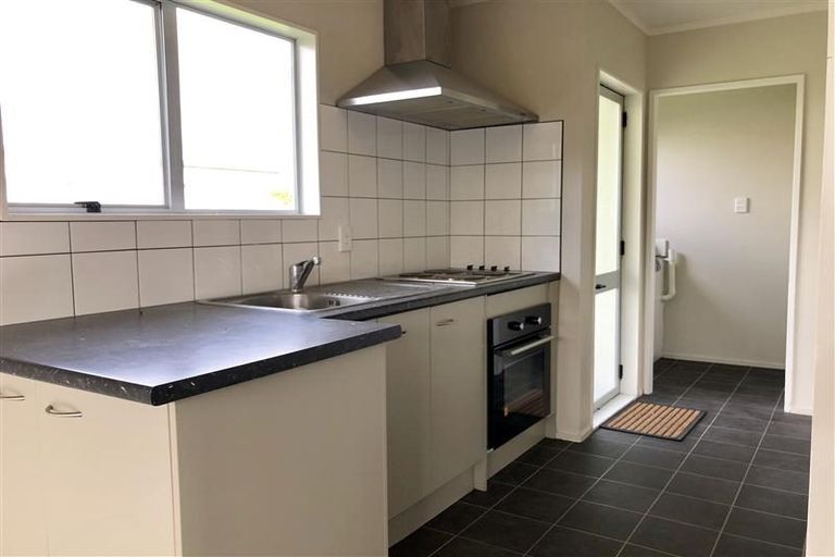 Photo of property in 2/22 Tamworth Close, Manurewa, Auckland, 2102