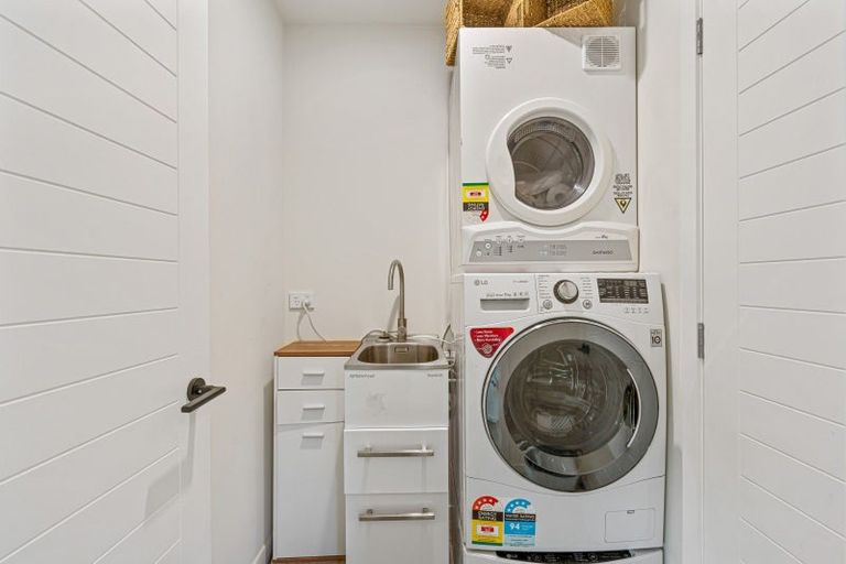 Photo of property in 26 Irvine Street, Lawrence, 9532