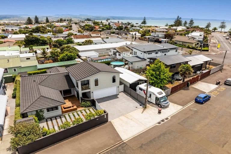 Photo of property in 1 Alfred Street, Westshore, Napier, 4110