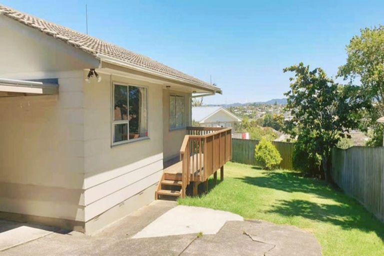 Photo of property in 2/167 Royal Road, Massey, Auckland, 0614