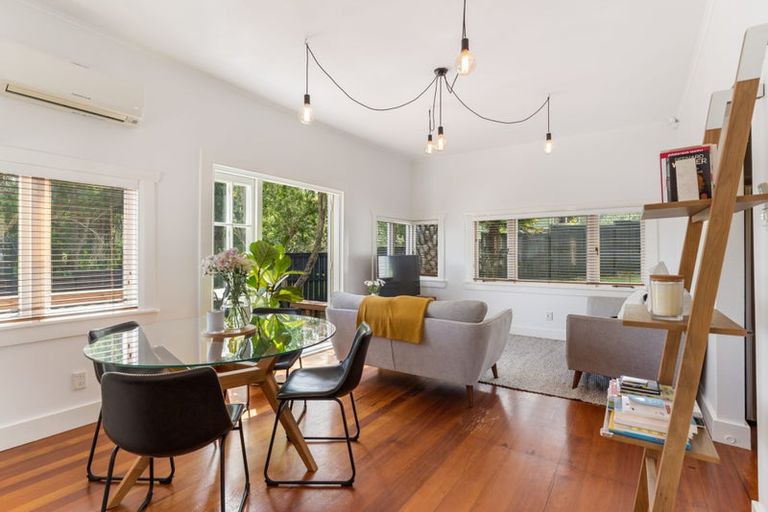 Photo of property in 70 Park Road, Glenfield, Auckland, 0629