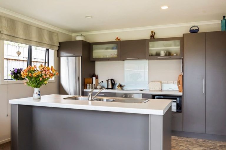 Photo of property in 9a Wilton Street, Westown, New Plymouth, 4310