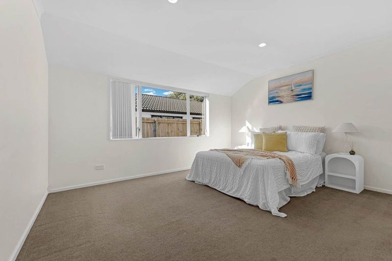 Photo of property in 2 Cathcart Close, Pukekohe, 2120