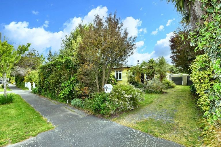 Photo of property in 9 Moyna Avenue, Dallington, Christchurch, 8061