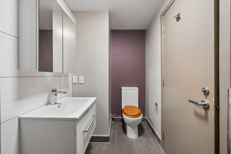 Photo of property in Canvas Apartments, 2/307 Willis Street, Te Aro, Wellington, 6011