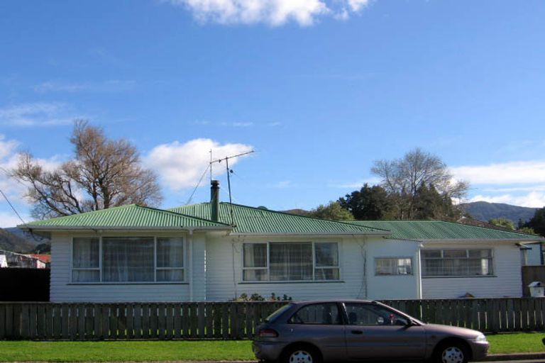Photo of property in 4 Waite Street, Featherston, 5710
