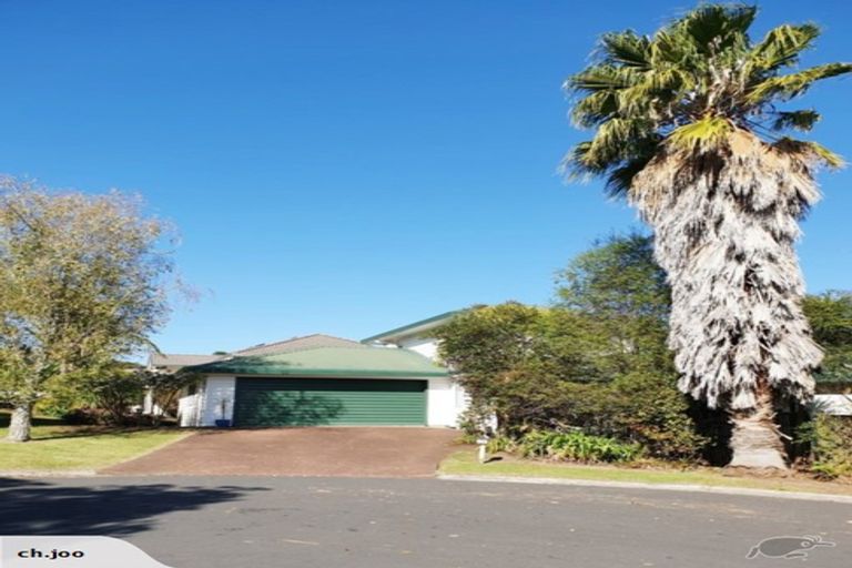 Photo of property in 73 Pemberton Avenue, Bayview, Auckland, 0629