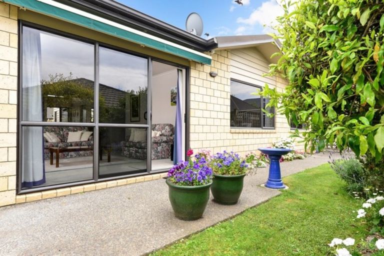 Photo of property in Bramley Gardens, 1/3 Turnbury Court, Rototuna, Hamilton, 3210