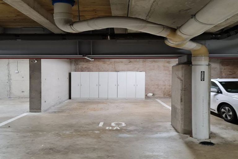 Photo of property in Montreaux Apartments, 8a/164 The Terrace, Wellington Central, Wellington, 6011