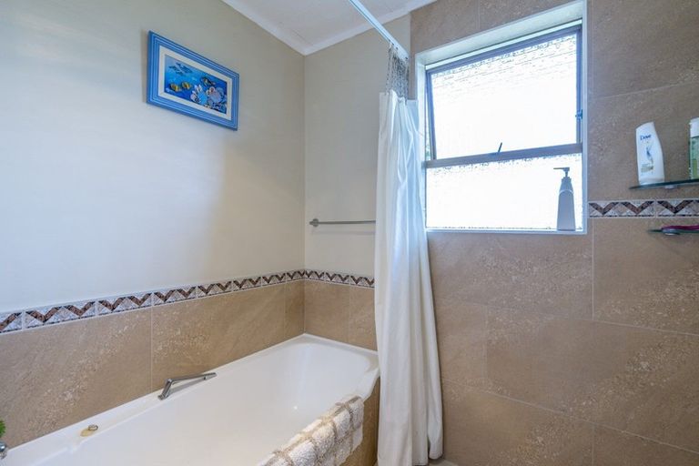 Photo of property in 8 O'rourke Place, Otaki Beach, Otaki, 5512