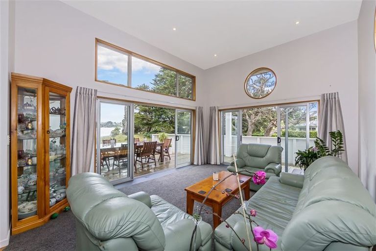 Photo of property in 12 Moreton Drive, Manly, Whangaparaoa, 0930