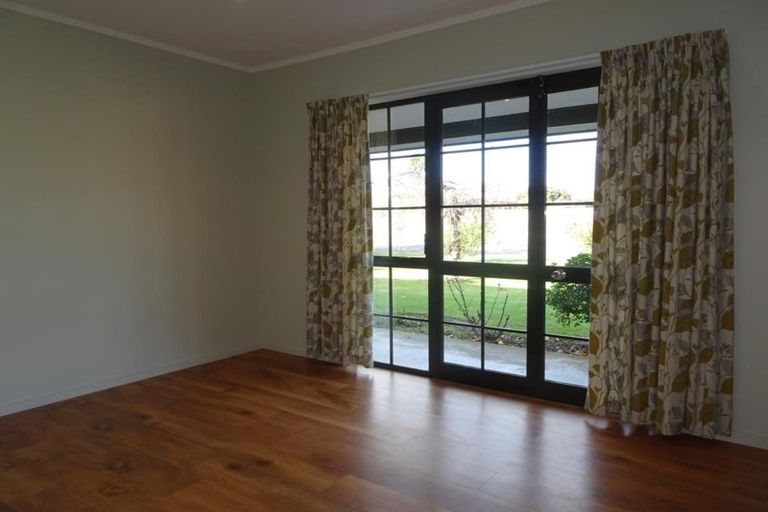 Photo of property in 2 Valerie Street, Clive, 4102