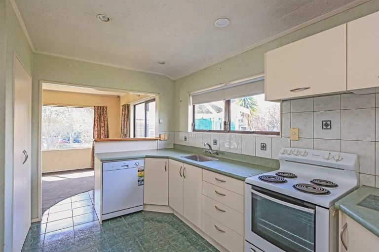 Photo of property in 14 Kaweka Place, Havelock North, 4130