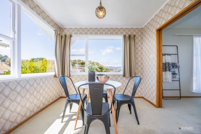 Photo of property in 225 Dowse Drive, Maungaraki, Lower Hutt, 5010