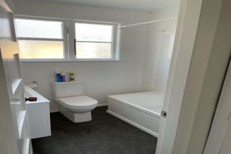 Photo of property in 40 Shearer Crescent, Naenae, Lower Hutt, 5011