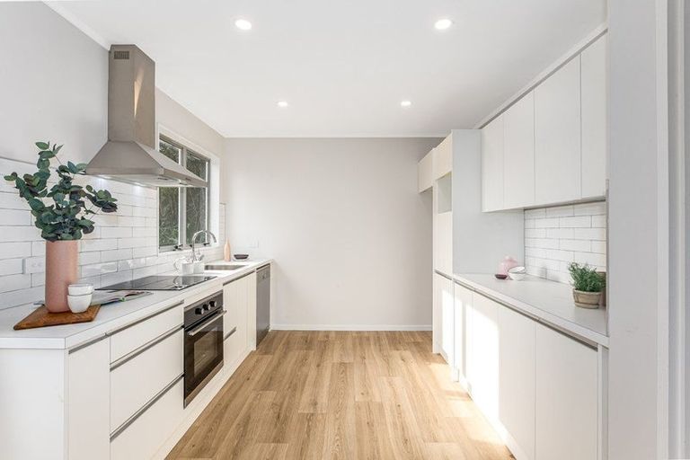 Photo of property in 214a Waddington Drive, Naenae, Lower Hutt, 5011