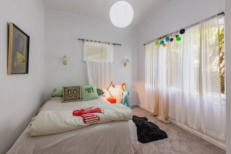 Photo of property in 3 Denholm Road, Hospital Hill, Napier, 4110