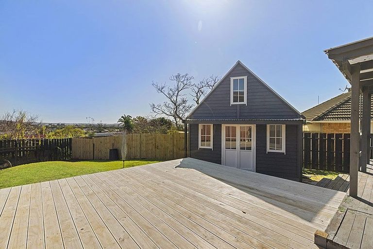 Photo of property in 18 Prangley Avenue, Mangere, Auckland, 2022