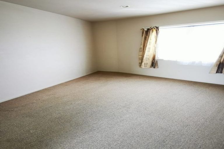 Photo of property in 2b/8 Crown Lynn Place, New Lynn, Auckland, 0600
