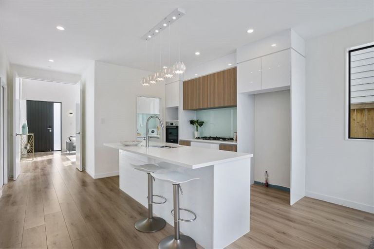 Photo of property in 4 Matahae Drive, Flat Bush, Auckland, 2019