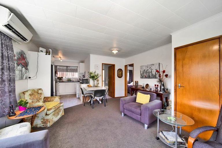 Photo of property in 4/29 Clemow Road, Fitzroy, New Plymouth, 4312