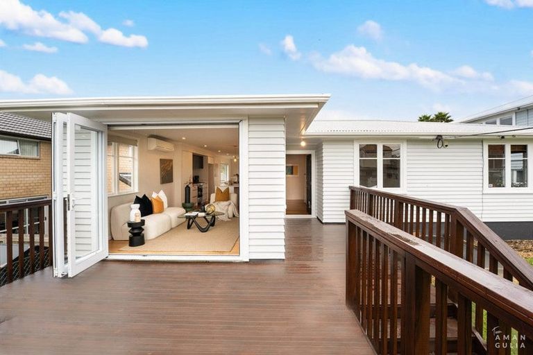 Photo of property in 45 Lynwood Road, New Lynn, Auckland, 0600