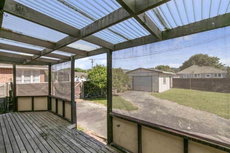 Photo of property in 35 Hewer Crescent, Naenae, Lower Hutt, 5011
