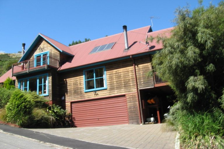 Photo of property in 48 Hawkhurst Road, Lyttelton, 8082