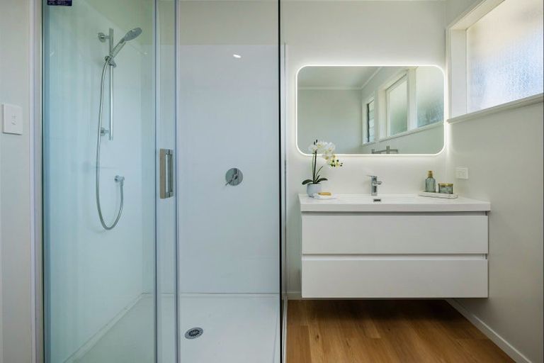 Photo of property in 2/99 Panama Road, Mount Wellington, Auckland, 1062