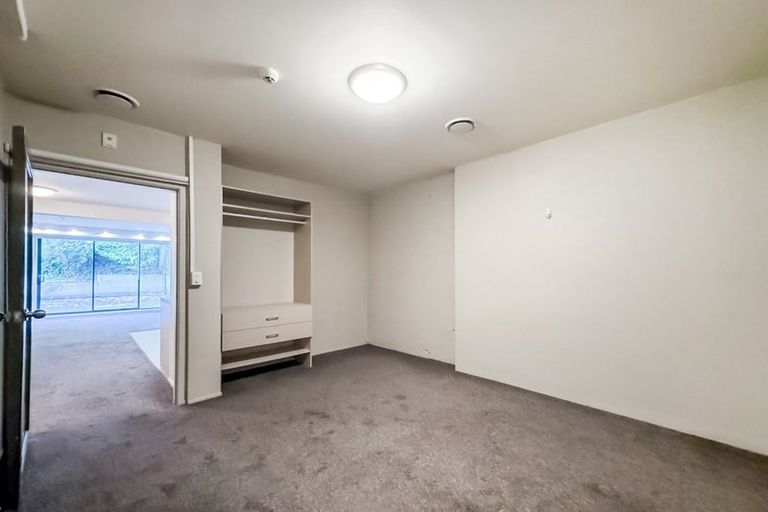 Photo of property in Sharella Living, 20 Glenmore Street, Thorndon, Wellington, 6011