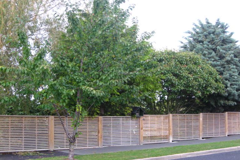 Photo of property in 20 Estuary Crescent, Fairfield, Dunedin, 9018