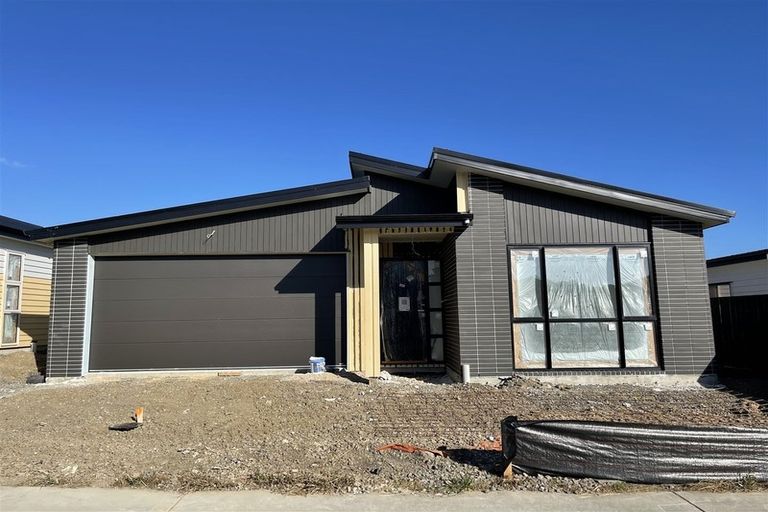 Photo of property in 42 Lumbarda Drive, Kumeu, 0810