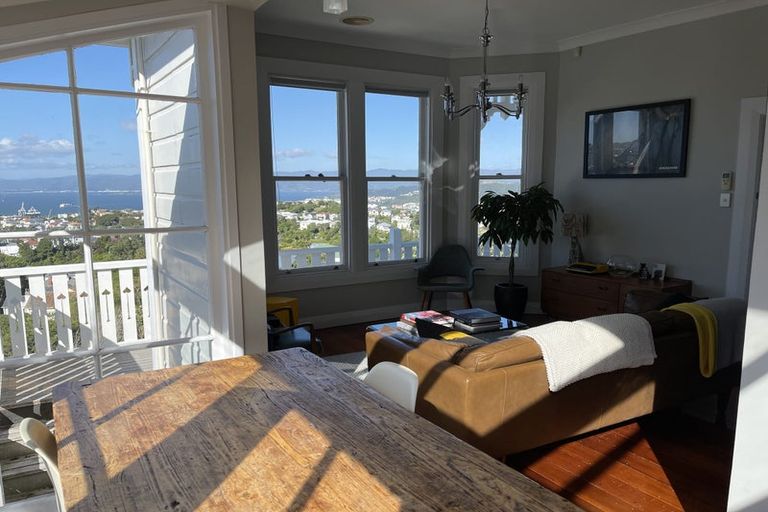 Photo of property in 82 Moana Road, Kelburn, Wellington, 6012