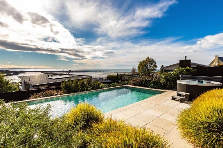 Photo of property in 42b Marama Crescent, Mount Pleasant, Christchurch, 8081