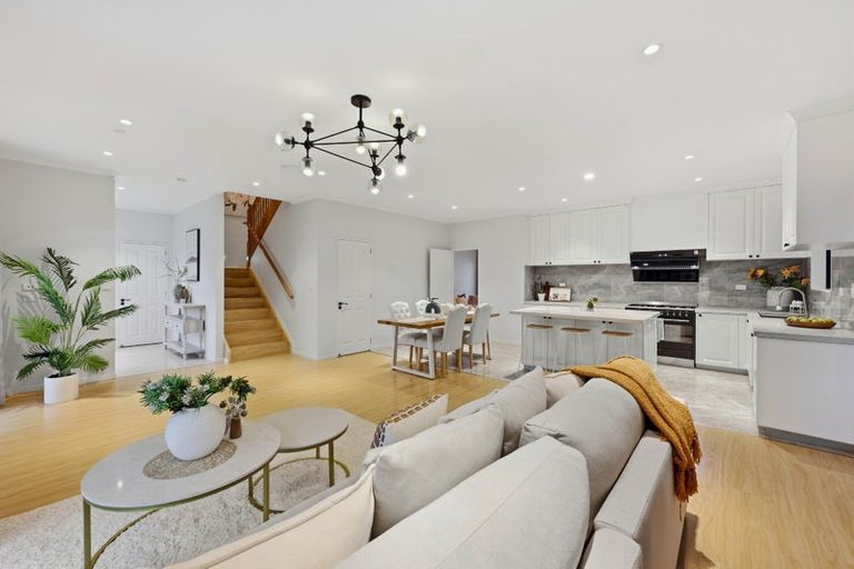 Photo of property in 45a Bradbury Road, Botany Downs, Auckland, 2010