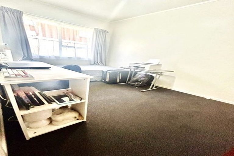 Photo of property in 4/318 Te Atatu Road, Te Atatu South, Auckland, 0610