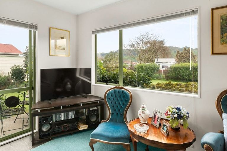 Photo of property in 11 Bradley Street, Paeroa, 3600