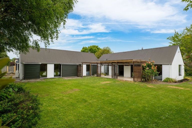 Photo of property in 103c Waimairi Road, Ilam, Christchurch, 8041