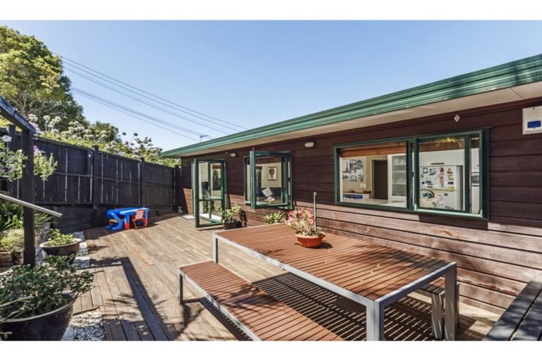 Photo of property in 1/50 Nigel Road, Browns Bay, Auckland, 0630