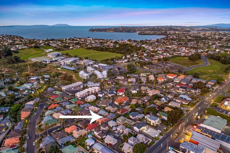 Photo of property in 19 Angel Way, Stanmore Bay, Whangaparaoa, 0932