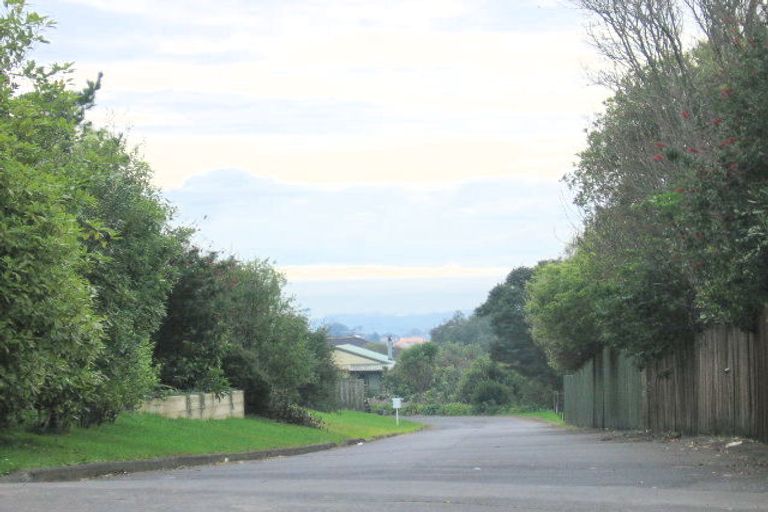 Photo of property in 2/231 Don Buck Road, Massey, Auckland, 0614