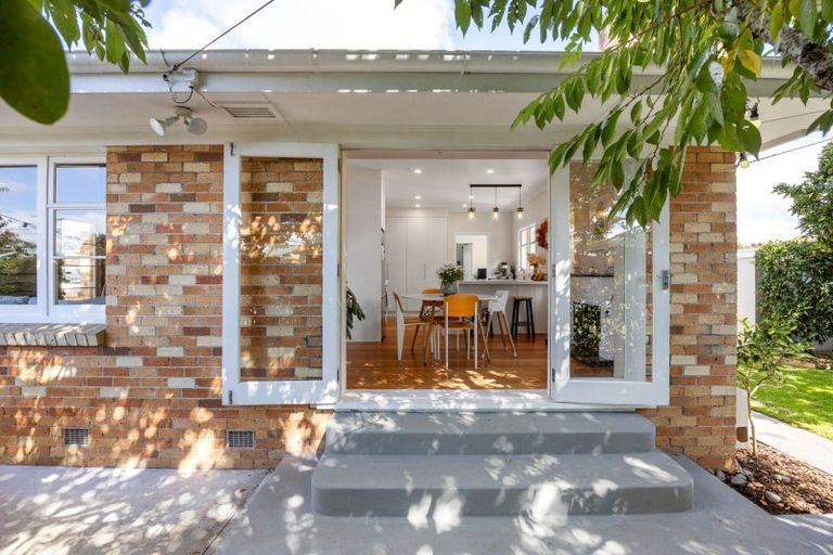 Photo of property in 79 Shakespeare Street, Leamington, Cambridge, 3432