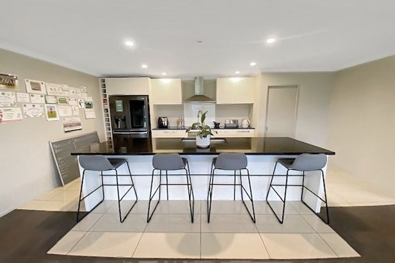 Photo of property in 2 Binyon Place, Rolleston, 7614