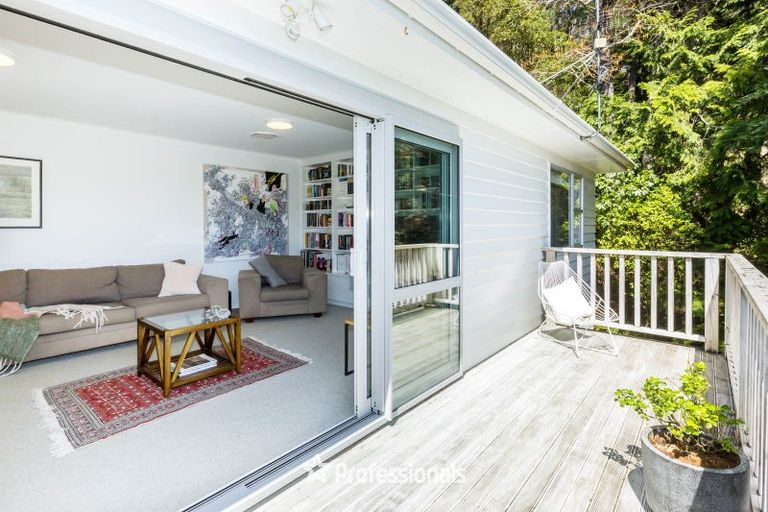 Photo of property in 96 Kamahi Street, Stokes Valley, Lower Hutt, 5019