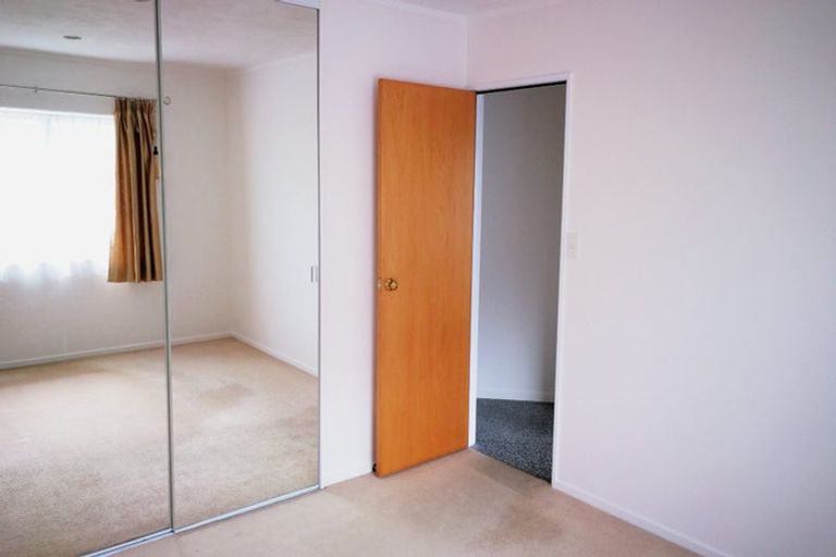 Photo of property in 2/20 Steeple Rise, Pakuranga, Auckland, 2010