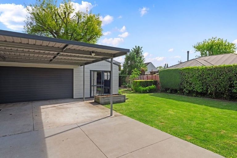 Photo of property in 24 Coniston Avenue, Ilam, Christchurch, 8041