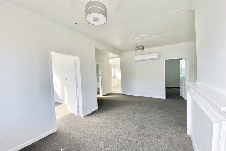 Photo of property in 18 Tamar Street, Island Bay, Wellington, 6023