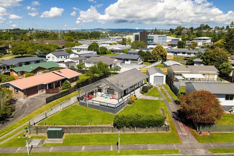 Photo of property in 100 Windermere Drive, Poike, Tauranga, 3112