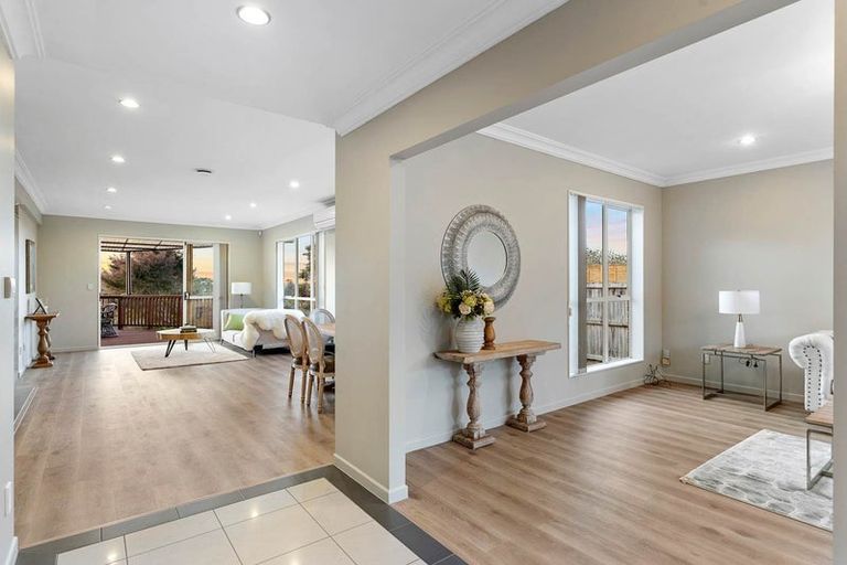 Photo of property in 23 Leafield Crescent, Henderson, Auckland, 0612