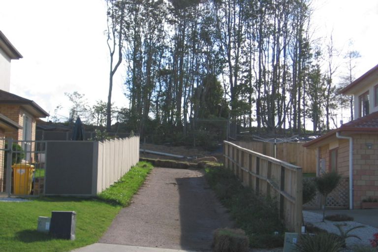 Photo of property in 71 Medallion Drive, Oteha, Auckland, 0632